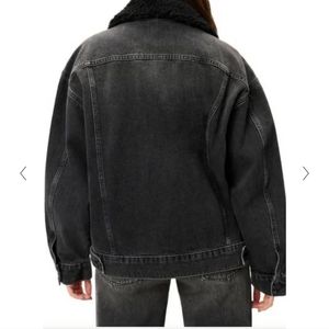 Good American Black Jean Trucker Jacket with Faux Fur Collar